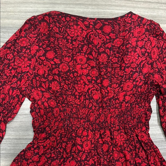 Floral Red Top - Picture 6 of 6